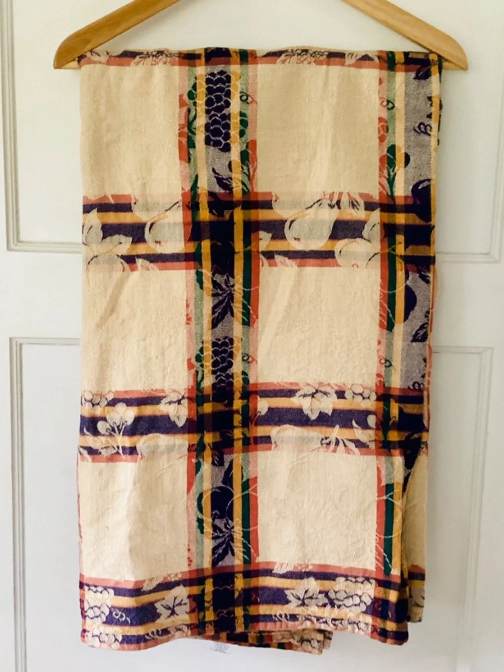Cream Floral Plaid Tablecloth - Home Dining
